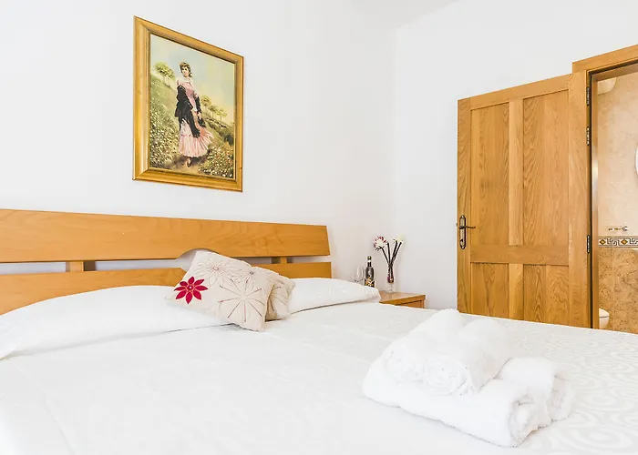 Marble Arch San Giuliano