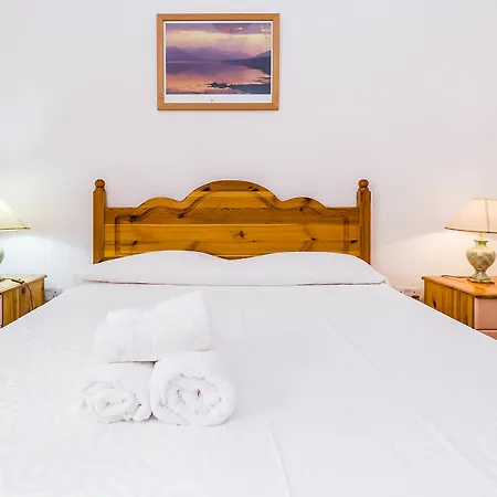 Marble Arch בית הארחה