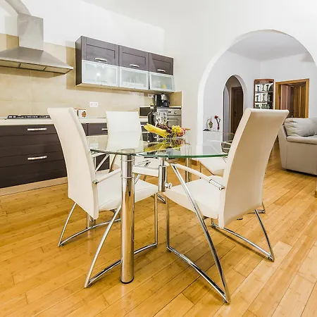 בית הארחה Marble Arch