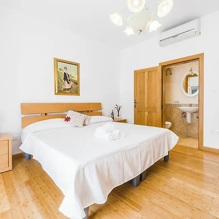 Marble Arch בית הארחה