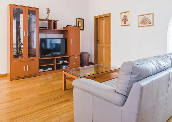 Marble Arch St. Julian's